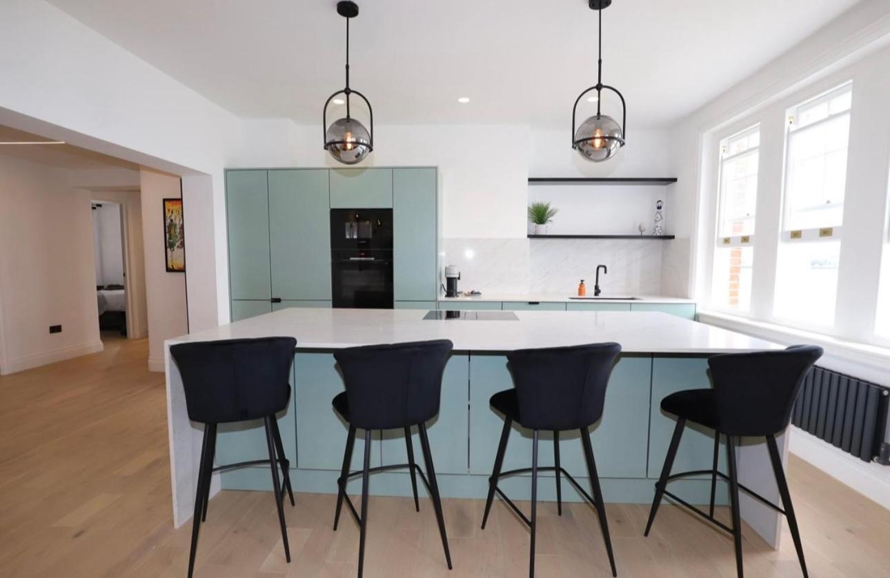 Newly Refurbished W/ River Views Лондон Экстерьер фото